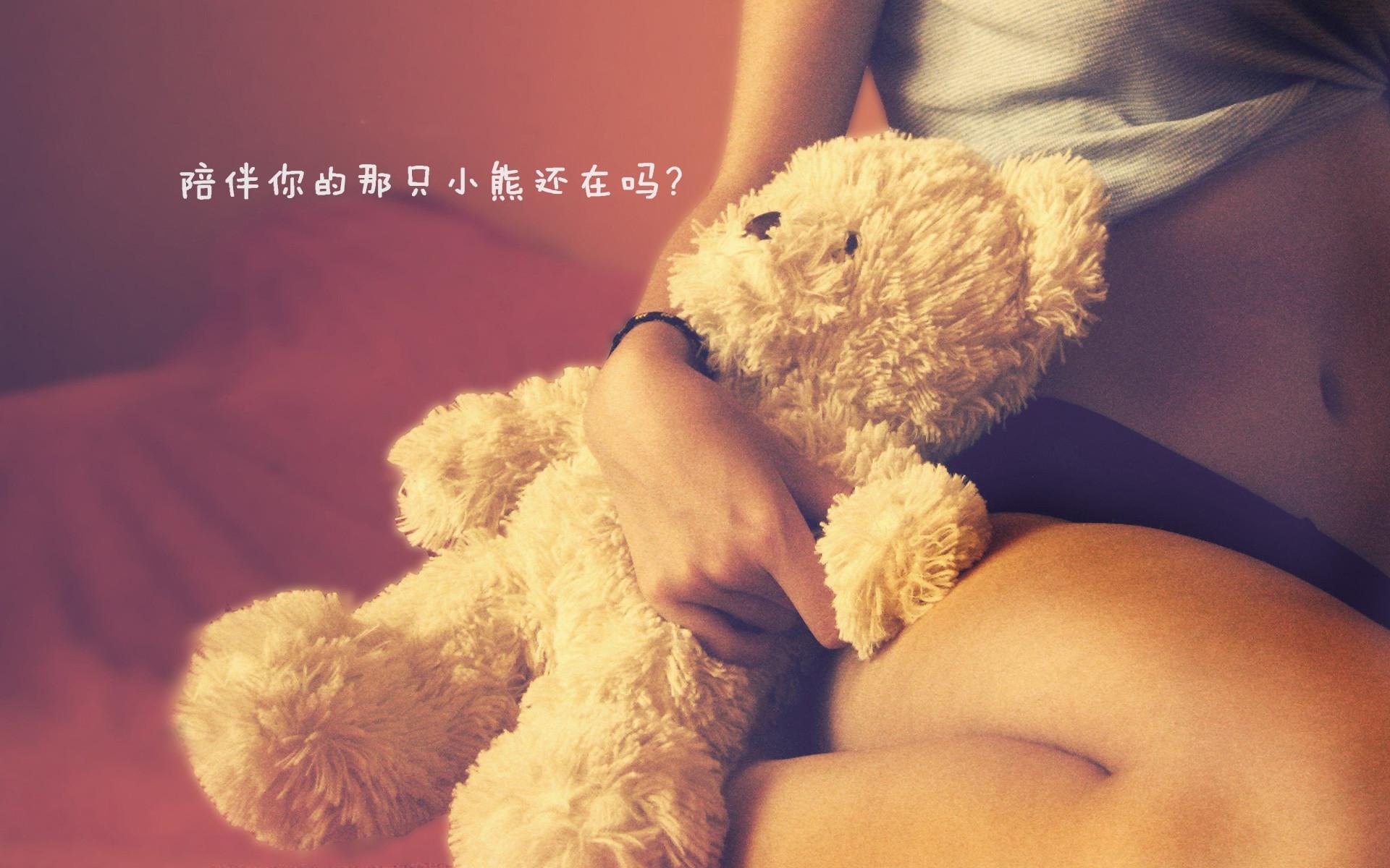 以球会友：足球公益赛事盛大举行，以球会友 以赛传情